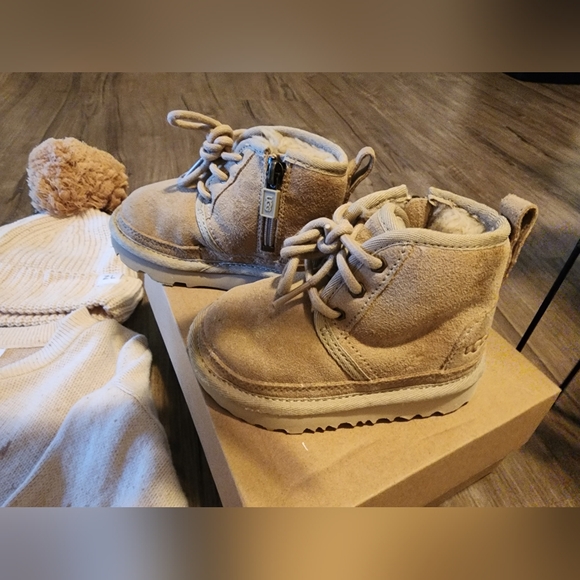 Ziggy Lou & UGG Bundle - Picture 10 of 11